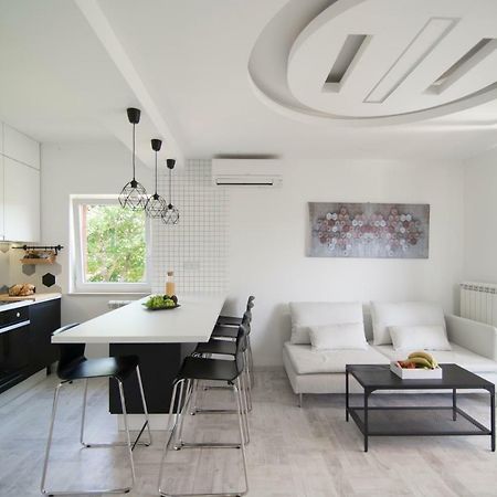 Apartments Eli Лабин Экстерьер фото